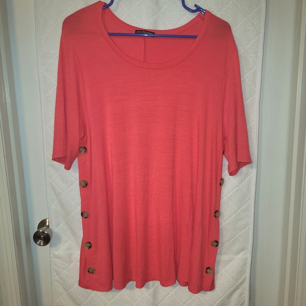 CHA CHA VENTA Coral Short Sleeve Shirt Size 1x excellent condition